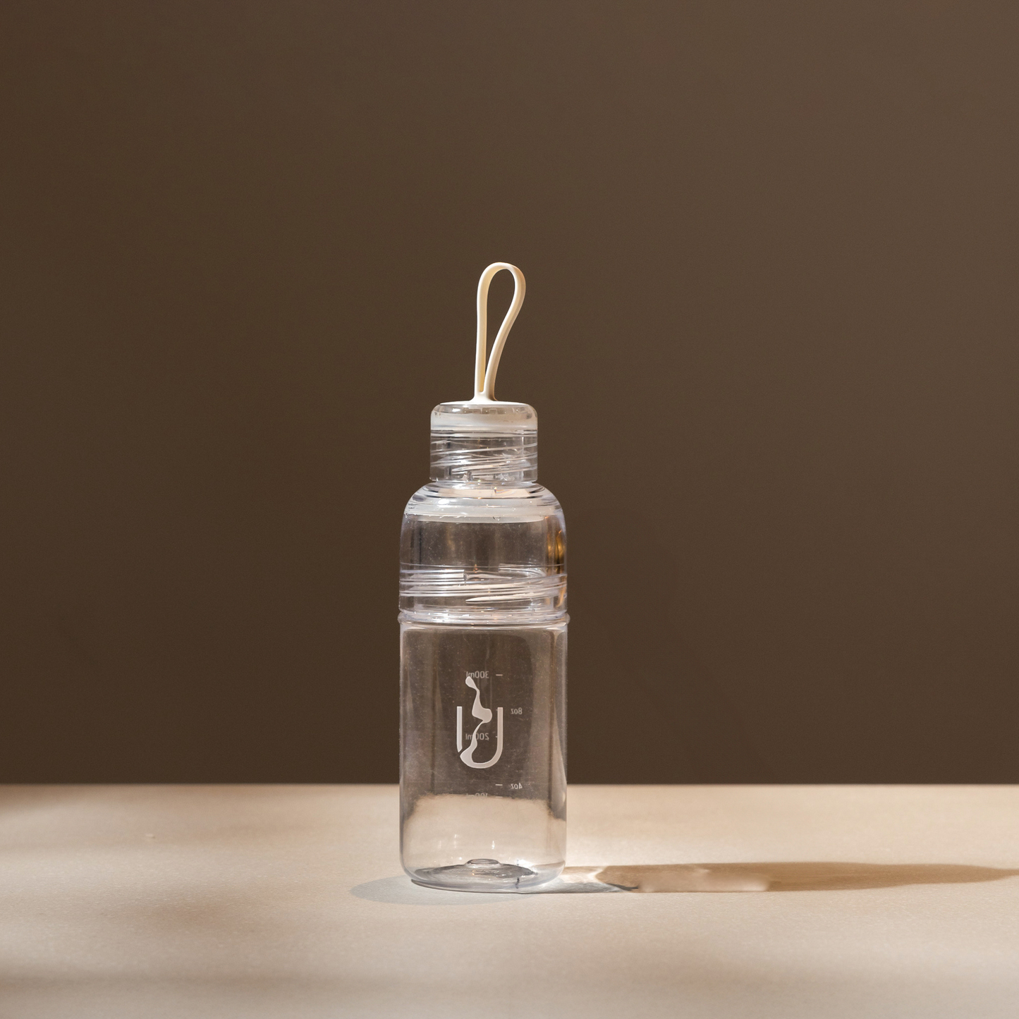 Suna Shaker Bottle – BPA-free dual-chamber protein shaker with twist-to-release powder compartment