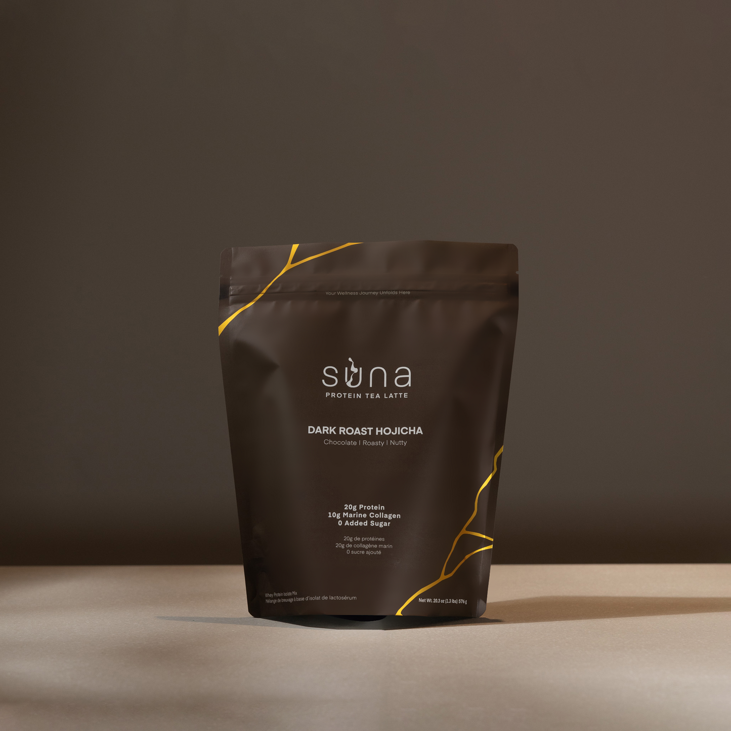 Roasted Hojicha Protein Tea Latte with marine collagen – warm brown latte in minimal cup