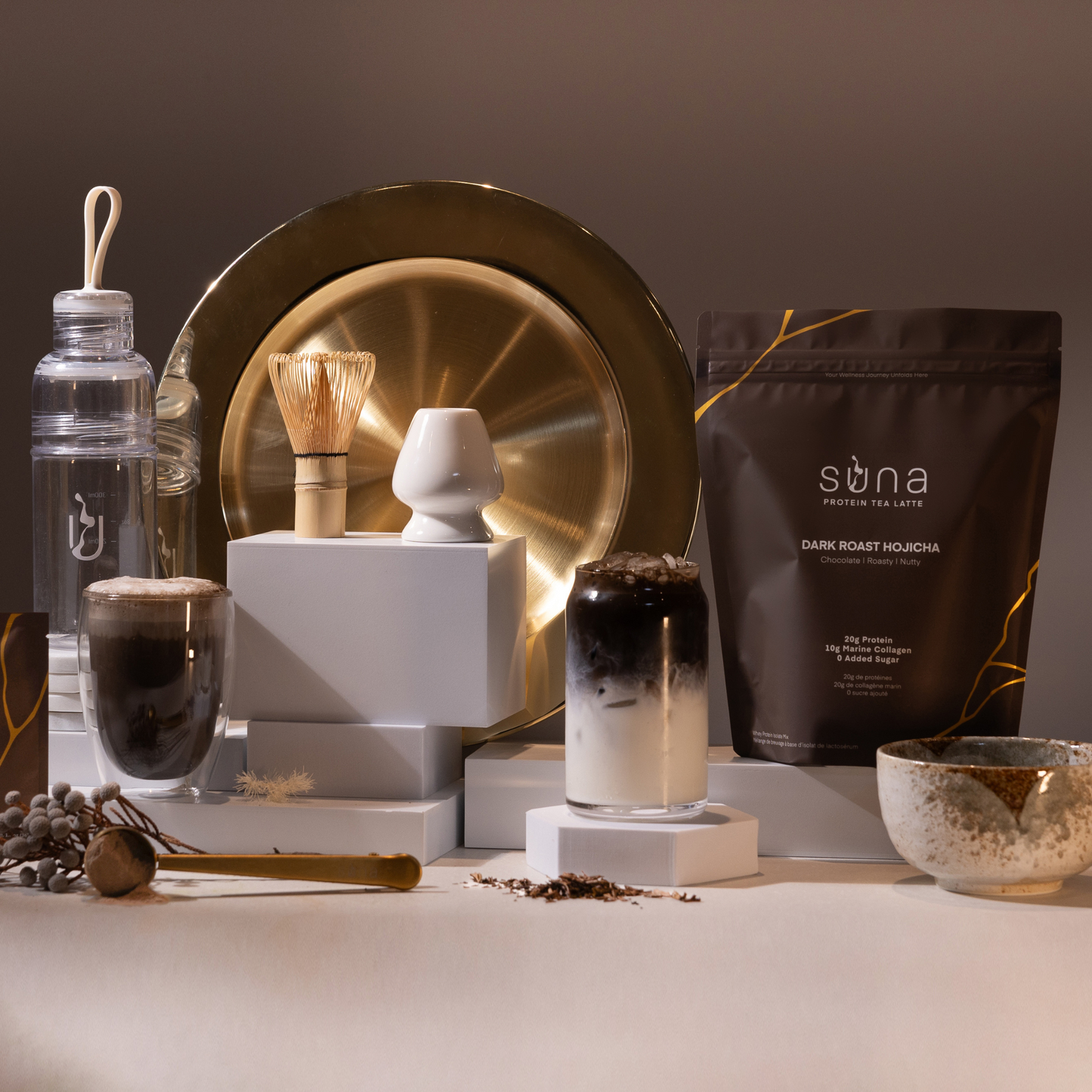 Suna Hojicha latte – low-caffeine roasted tea with 20g protein and nutty flavor