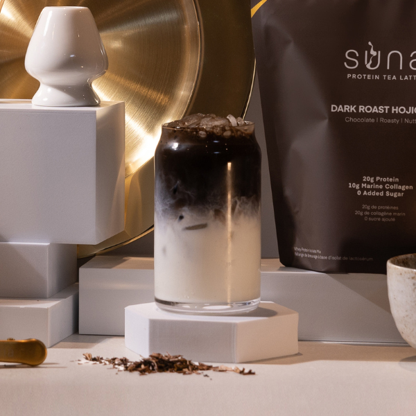 Suna Protein Tea Latte Dark Roast Hojicha that is packed with 20g of protein including 10g of marine collagen