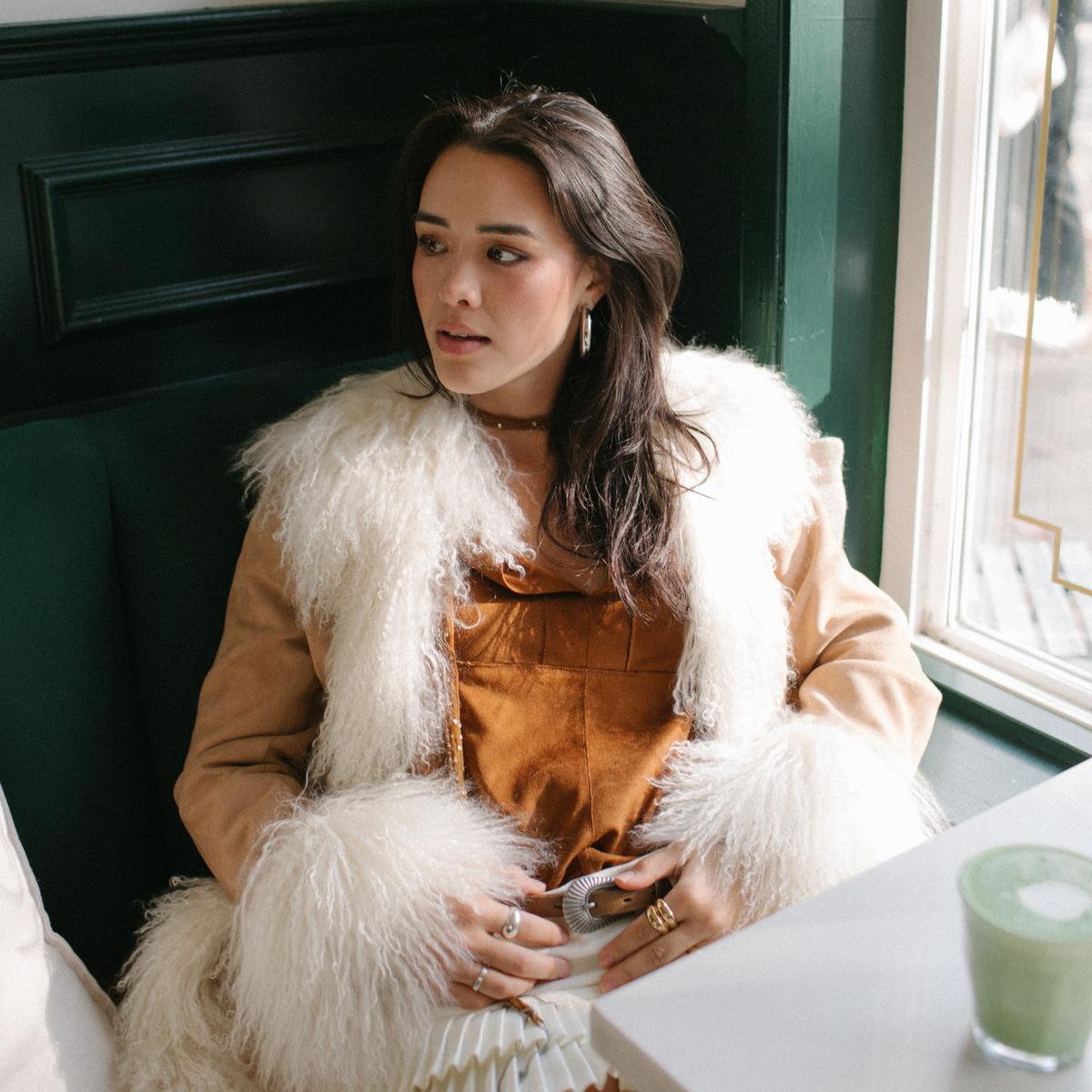 Yasmine Ross, a vancouver based creator, lifestyle influencer and actress - Suna ambssador. Drinking Suna's Protein Latte is one of her favorite moments of the day.